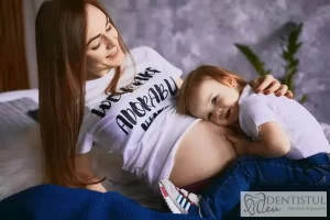 de-ce-fac-copiii-afte-in-gura